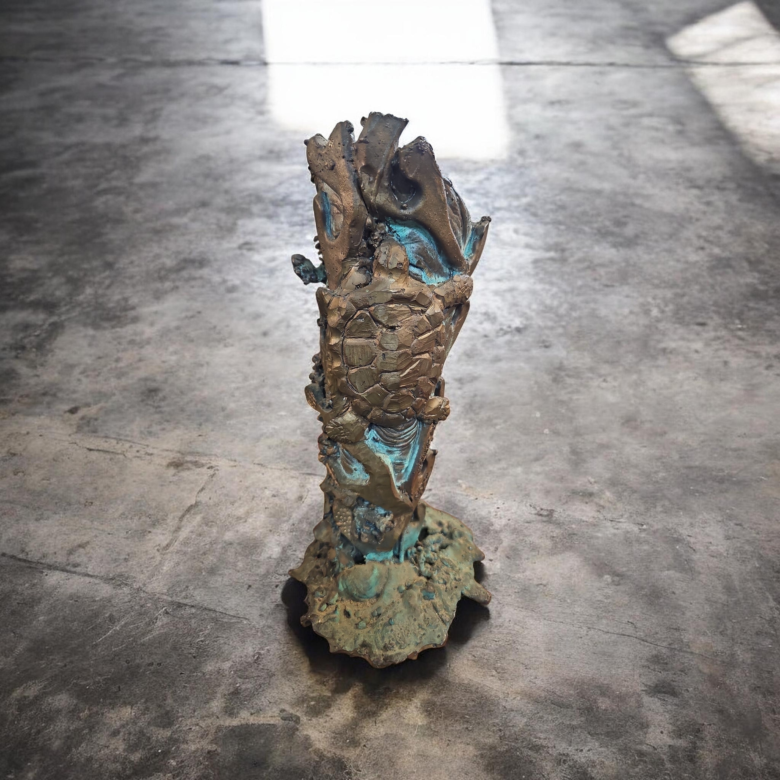 Sculptură din bronz patinat, semnată și datată 1997 – tematică marină